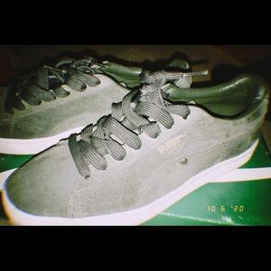 Forest Green & White Pumas